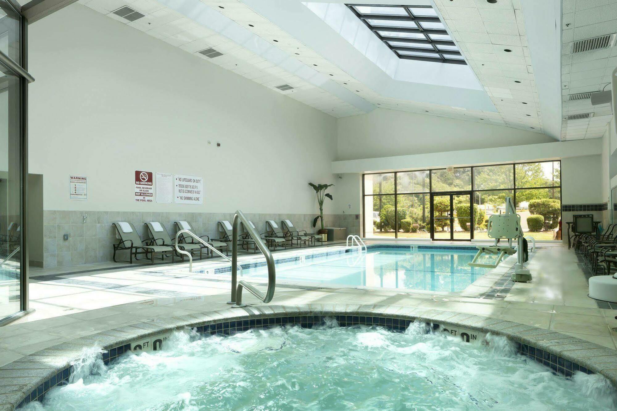 Doubletree By Hilton Fort Lee/George Washington Bridge Buitenkant foto