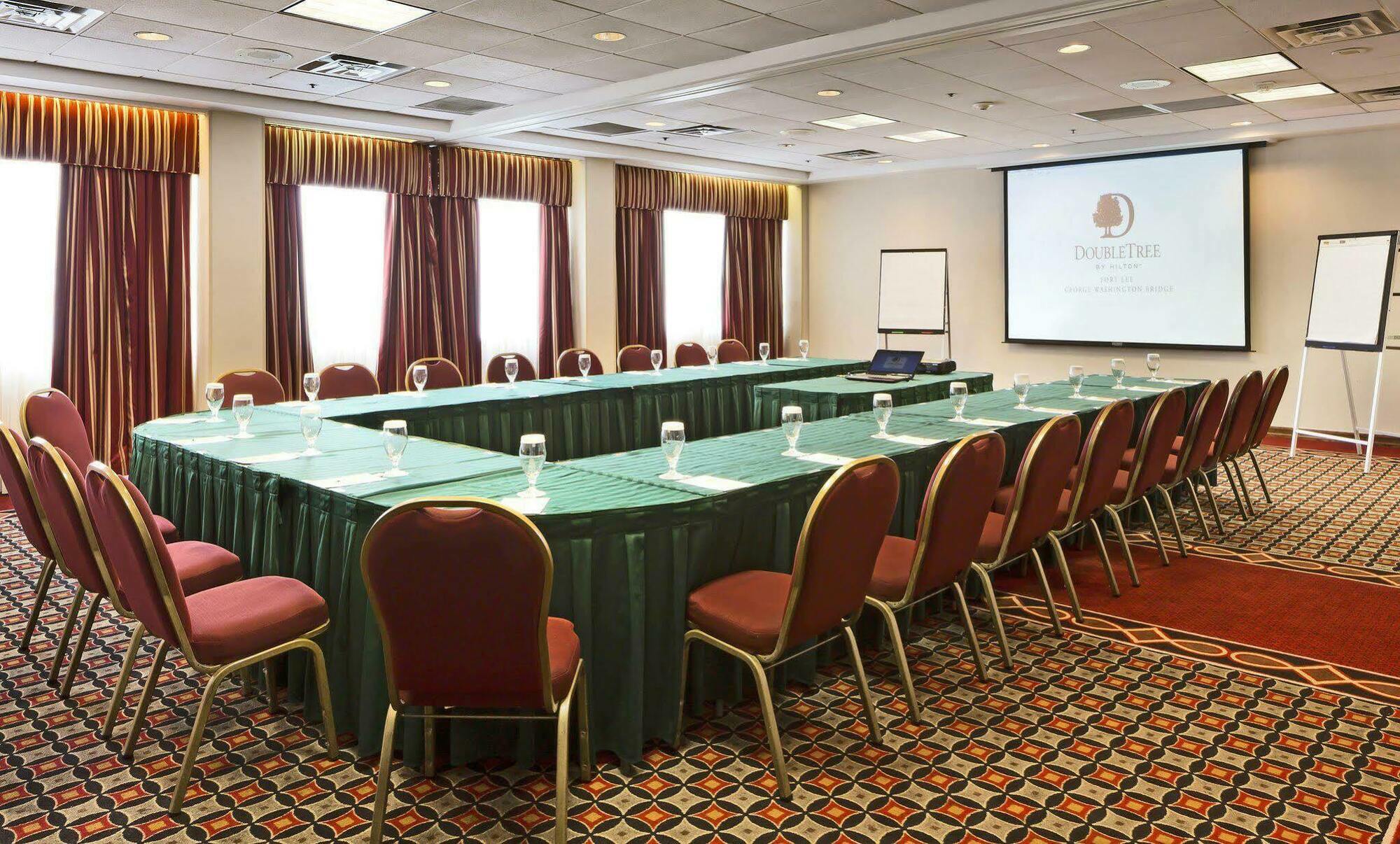 Doubletree By Hilton Fort Lee/George Washington Bridge Buitenkant foto